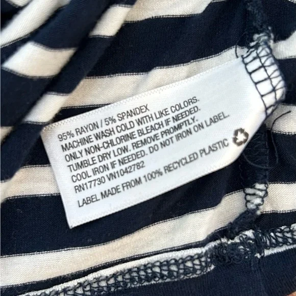 Liz Lange Navy and White Striped Cap Sleeve Maternity Top size XS EUC - Picture 9 of 9